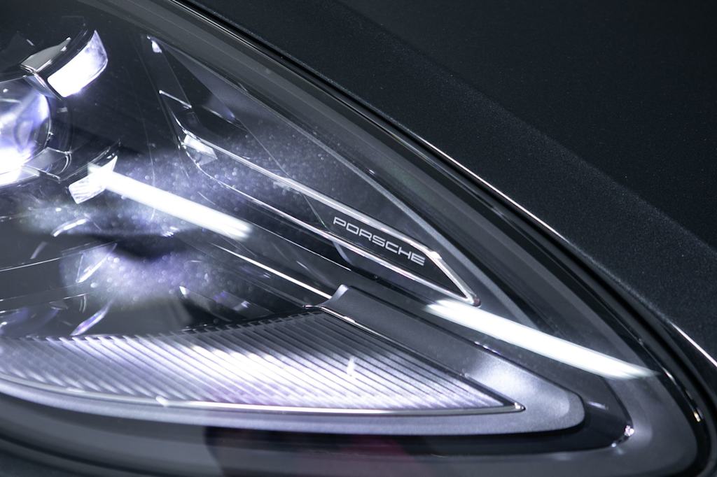 Thumbnail: 2026 Porsche Macan - 15