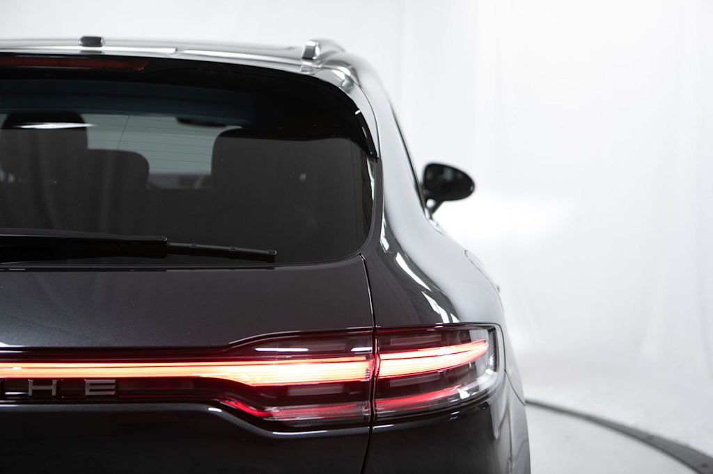 Thumbnail: 2026 Porsche Macan - 23