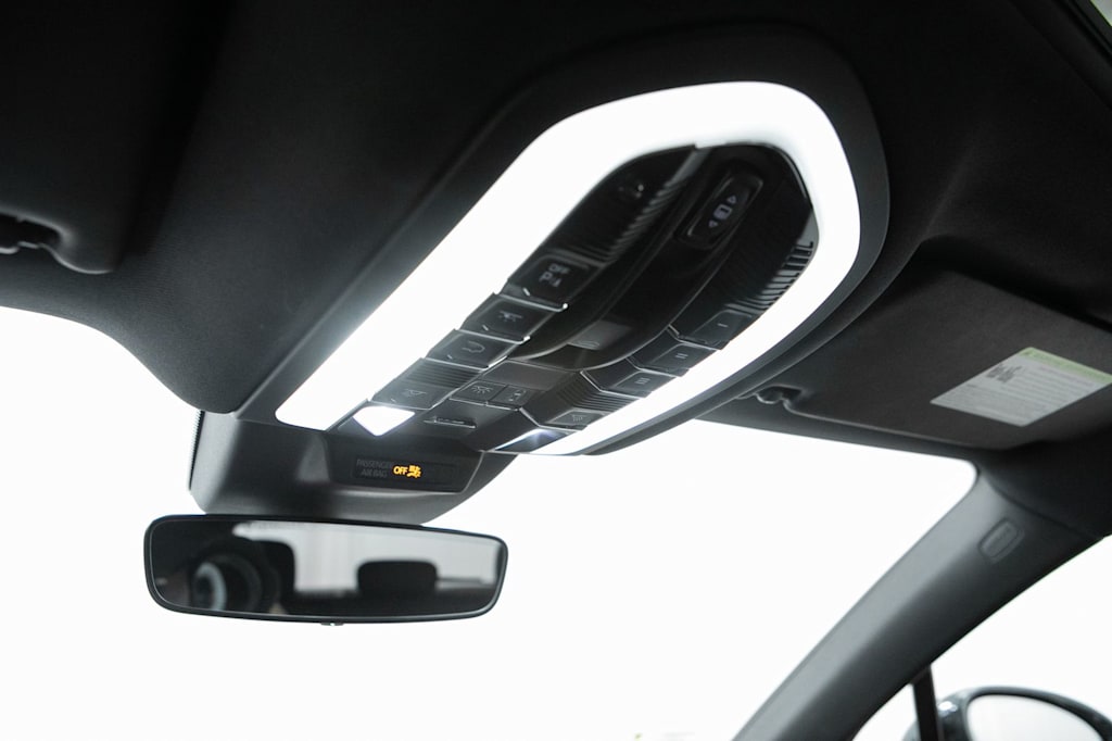 Thumbnail: 2026 Porsche Macan - 34