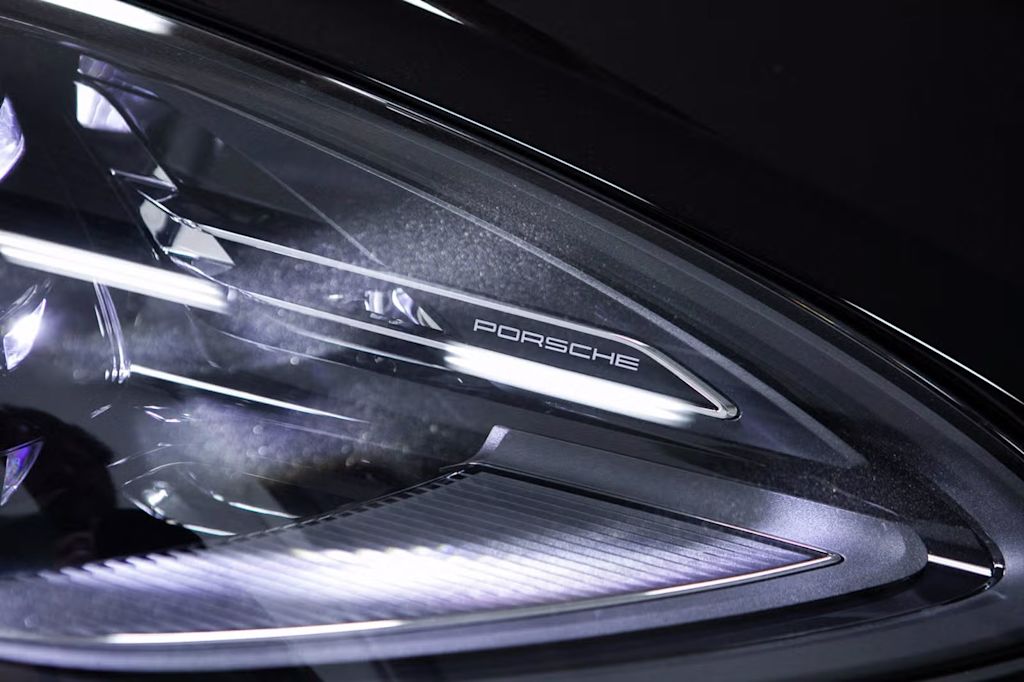 Thumbnail: 2026 Porsche Macan - 20