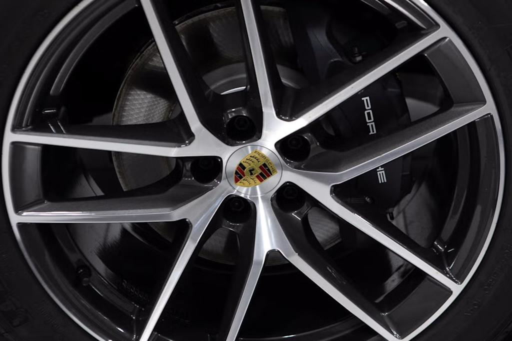 Thumbnail: 2026 Porsche Macan - 6