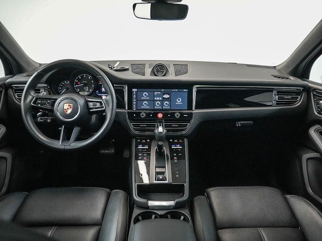 Thumbnail: 2026 Porsche Macan - 2