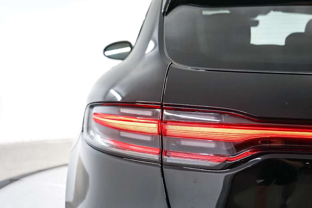 Thumbnail: 2026 Porsche Macan - 23
