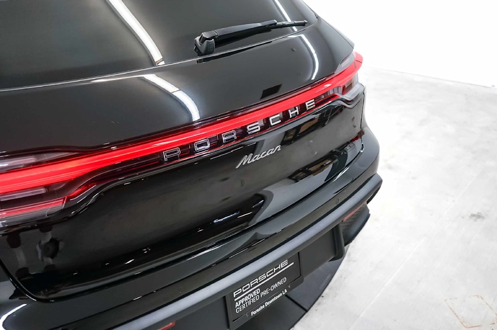 Thumbnail: 2026 Porsche Macan - 24
