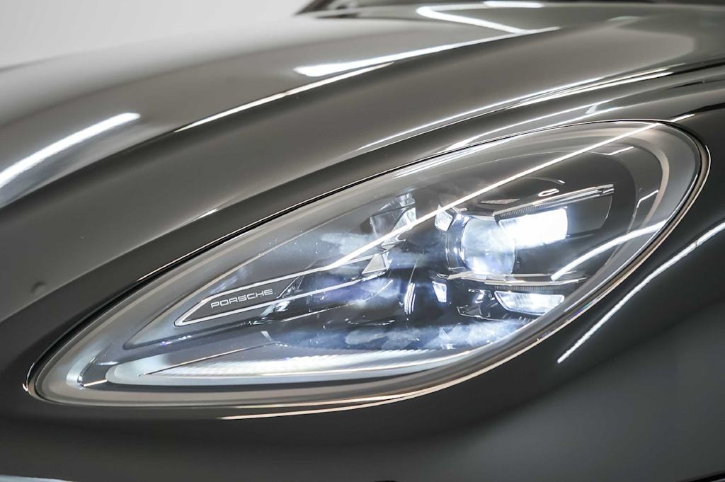 Thumbnail: 2026 Porsche Macan - 26