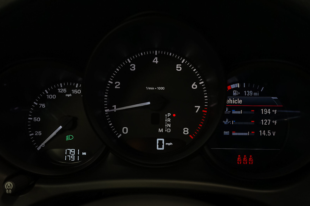 Thumbnail: 2026 Porsche Macan - 18
