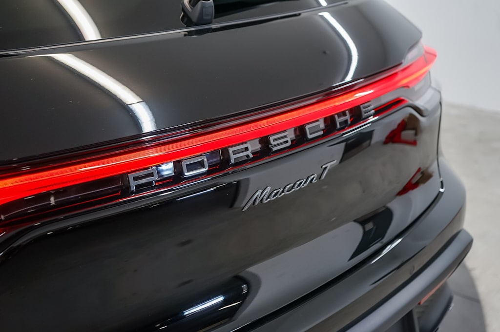 Thumbnail: 2026 Porsche Macan - 24