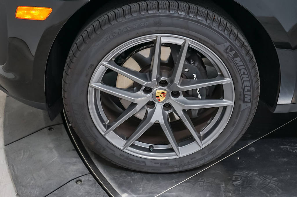 Thumbnail: 2026 Porsche Macan - 25