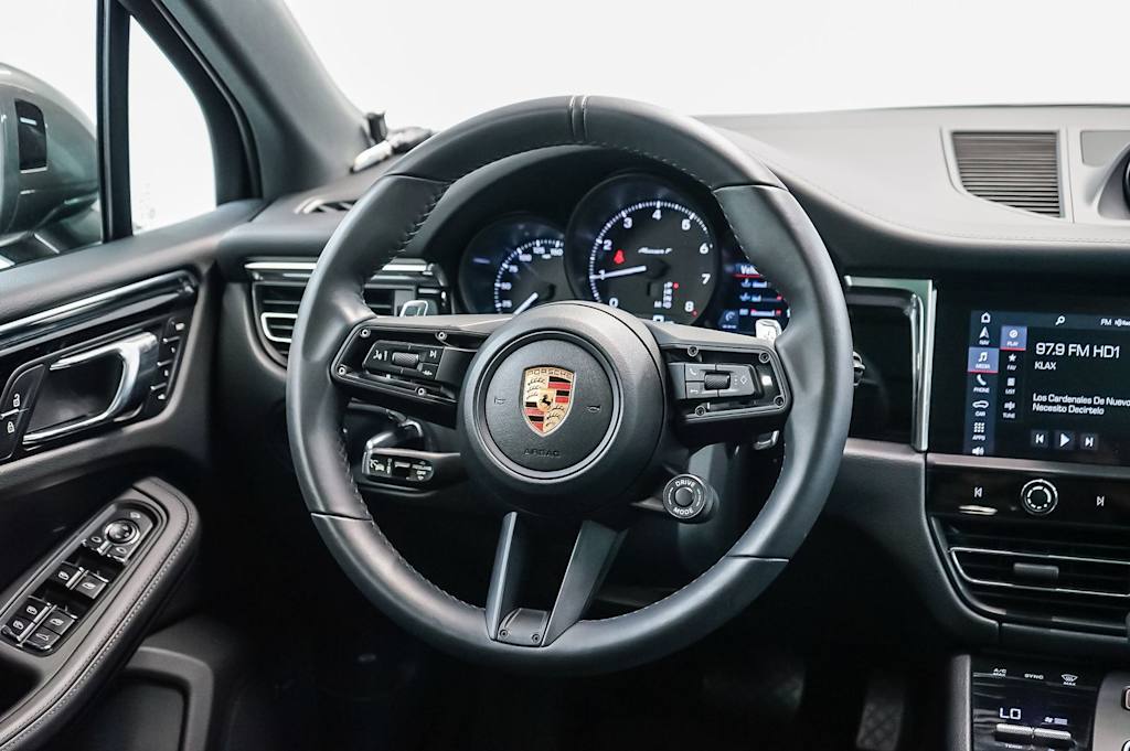 Thumbnail: 2026 Porsche Macan - 14