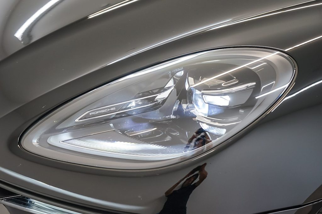 Thumbnail: 2026 Porsche Macan - 26