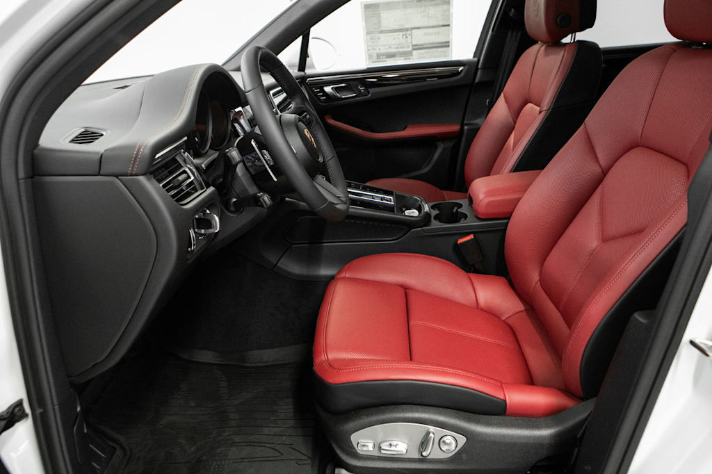 Thumbnail: 2026 Porsche Macan - 9