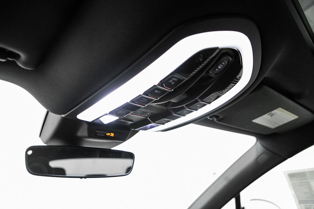Thumbnail: 2026 Porsche Macan - 30