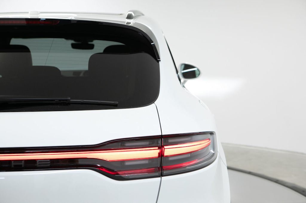 Thumbnail: 2026 Porsche Macan - 38