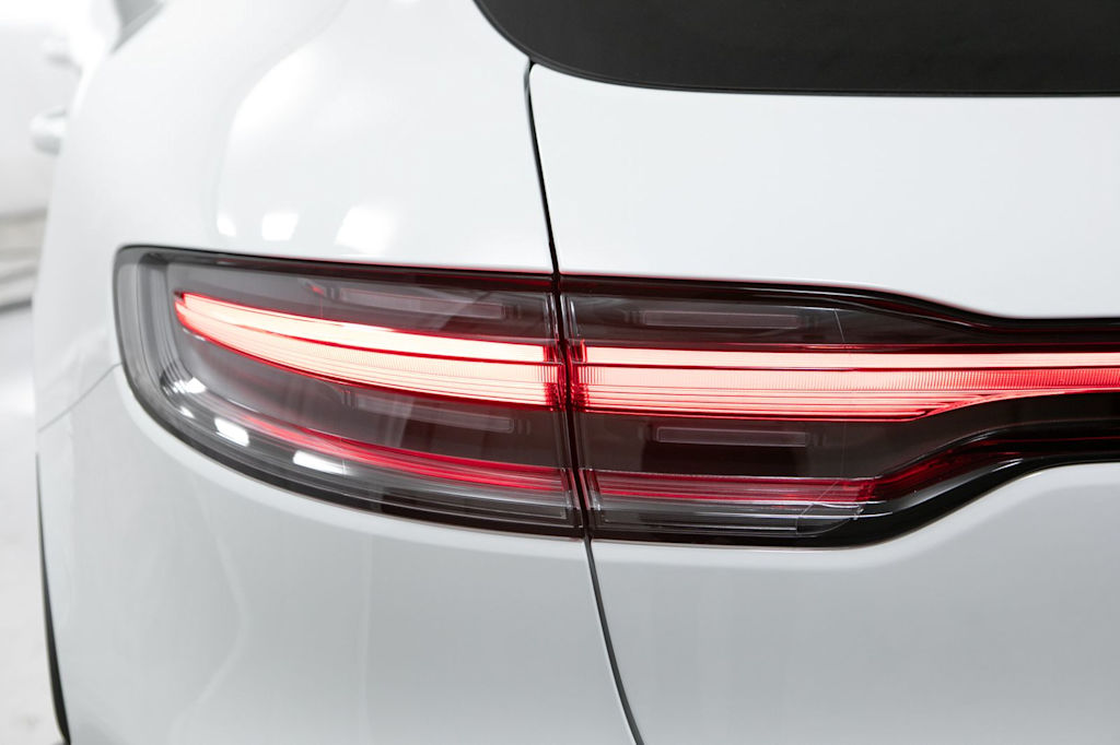 Thumbnail: 2026 Porsche Macan - 21