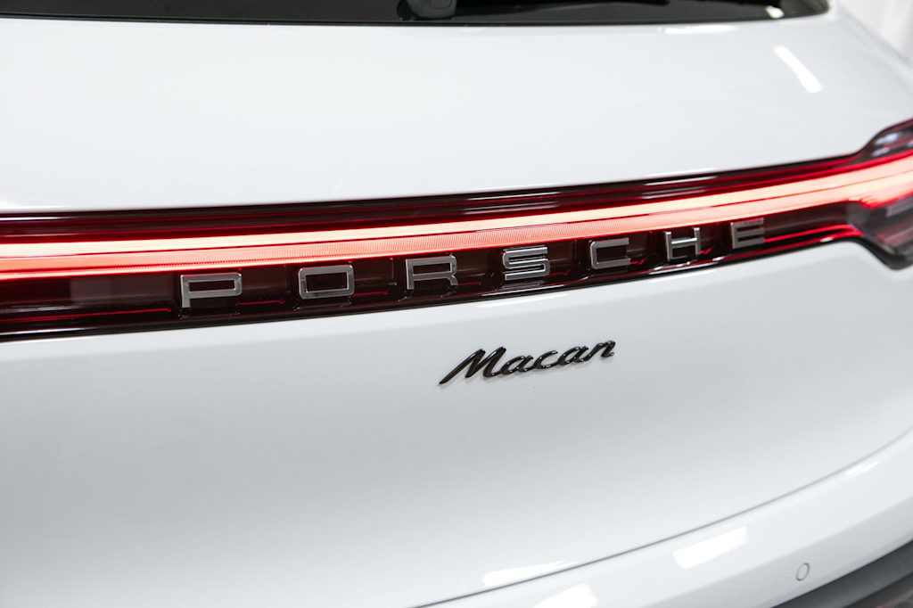 Thumbnail: 2026 Porsche Macan - 22