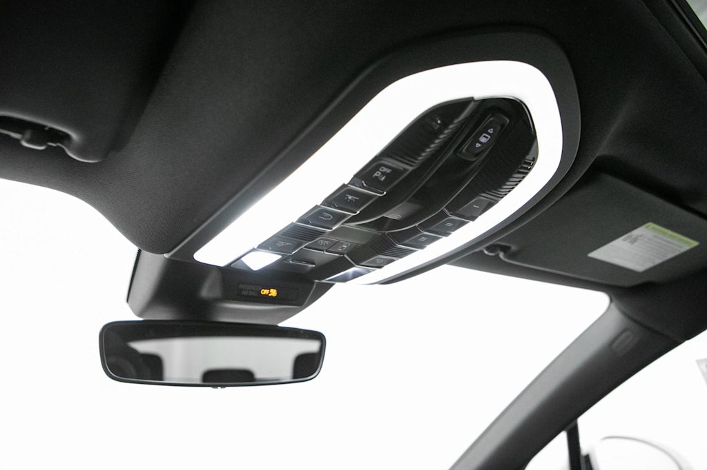 Thumbnail: 2026 Porsche Macan - 33