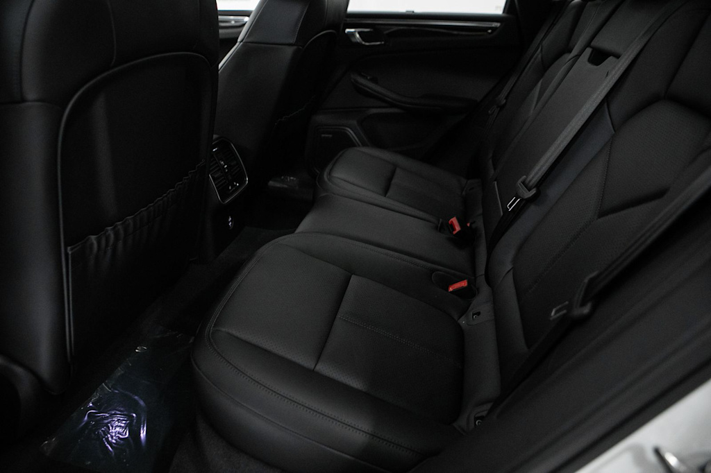 Thumbnail: 2026 Porsche Macan - 9