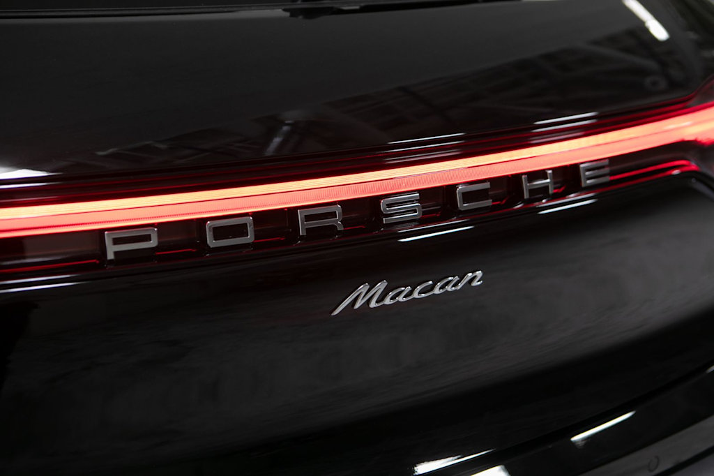 Thumbnail: 2026 Porsche Macan - 23