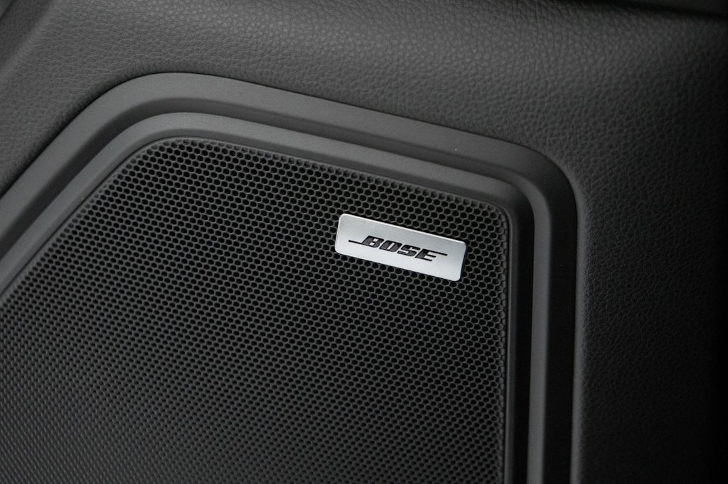 Thumbnail: 2026 Porsche Macan - 13