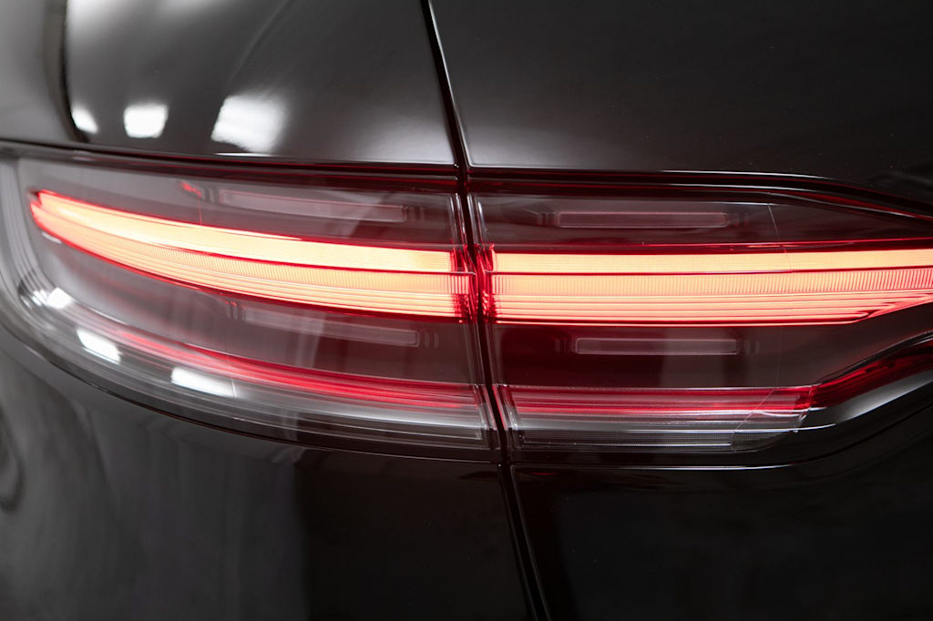 Thumbnail: 2026 Porsche Macan - 22