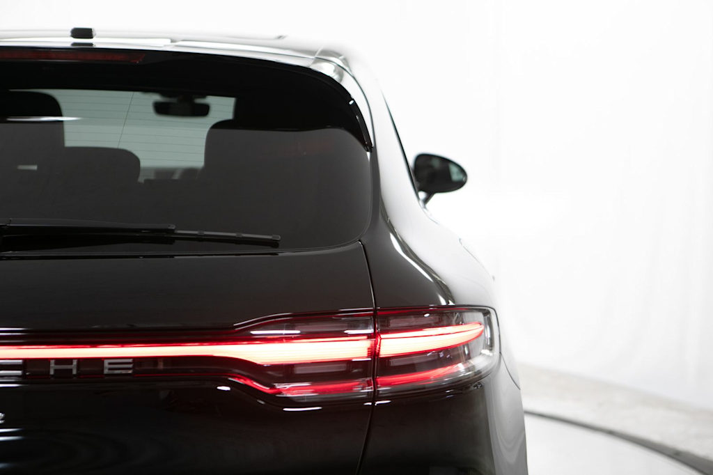 Thumbnail: 2026 Porsche Macan - 25