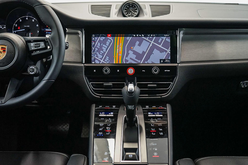 Thumbnail: 2026 Porsche Macan - 14