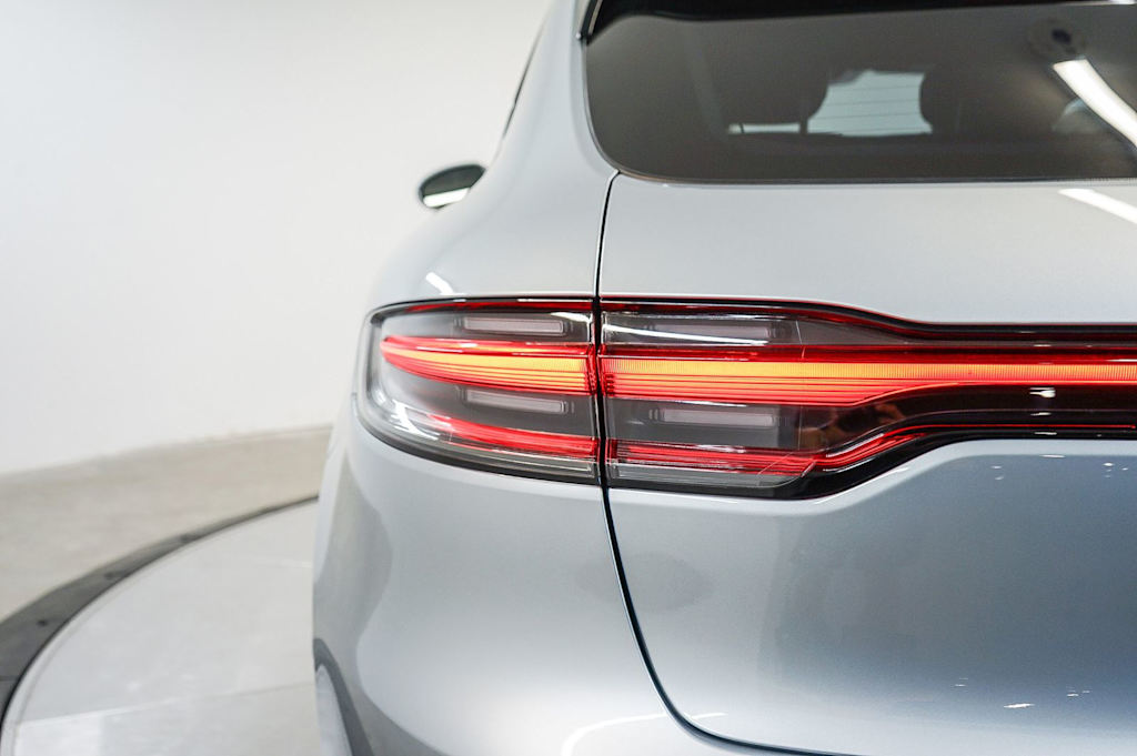 Thumbnail: 2026 Porsche Macan - 7