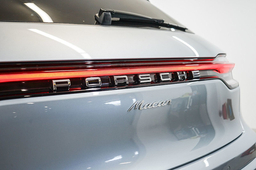 Thumbnail: 2026 Porsche Macan - 23