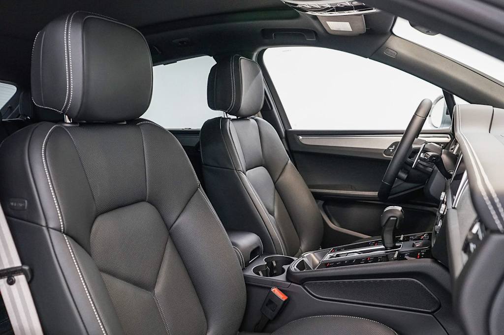 Thumbnail: 2026 Porsche Macan - 12