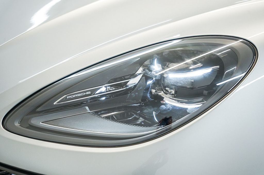 Thumbnail: 2026 Porsche Macan - 25