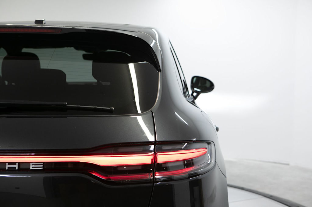 Thumbnail: 2023 Porsche Macan - 38