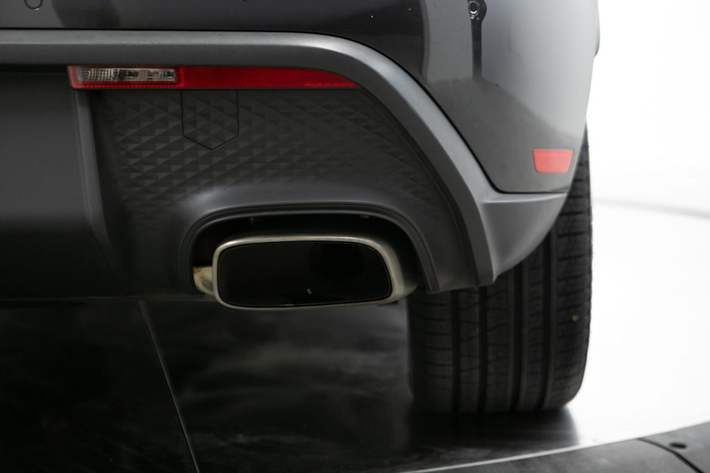 Thumbnail: 2023 Porsche Macan - 37