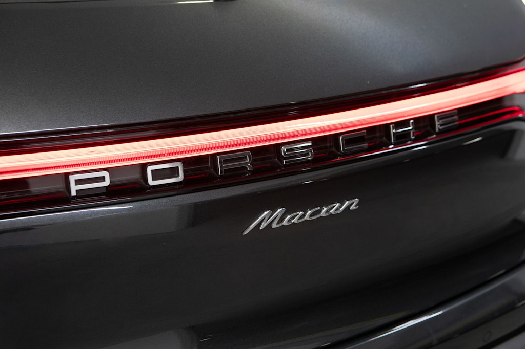 Thumbnail: 2023 Porsche Macan - 36