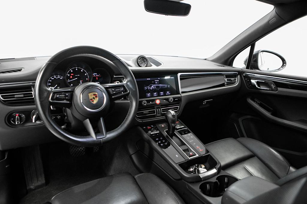 Thumbnail: 2023 Porsche Macan - 7