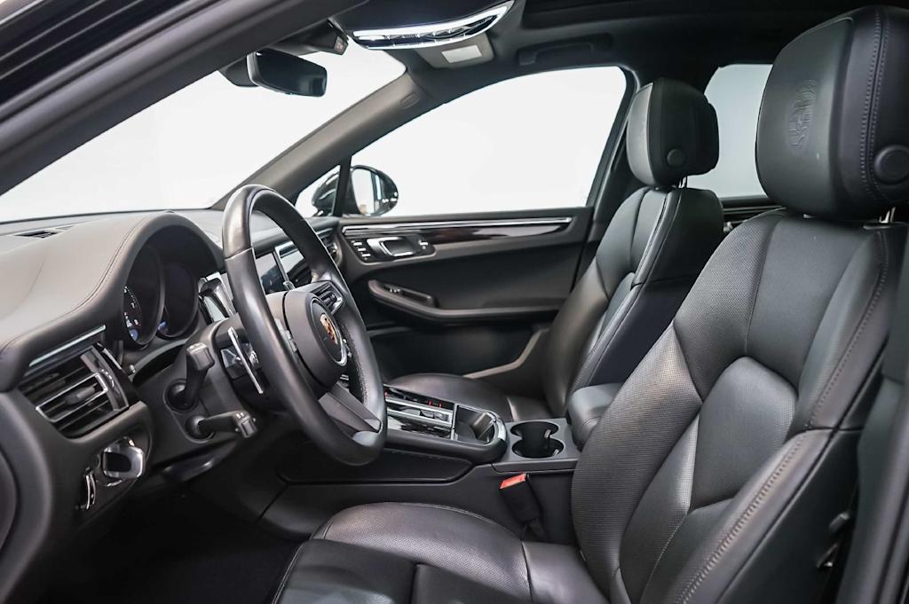 Thumbnail: 2025 Porsche Macan - 28