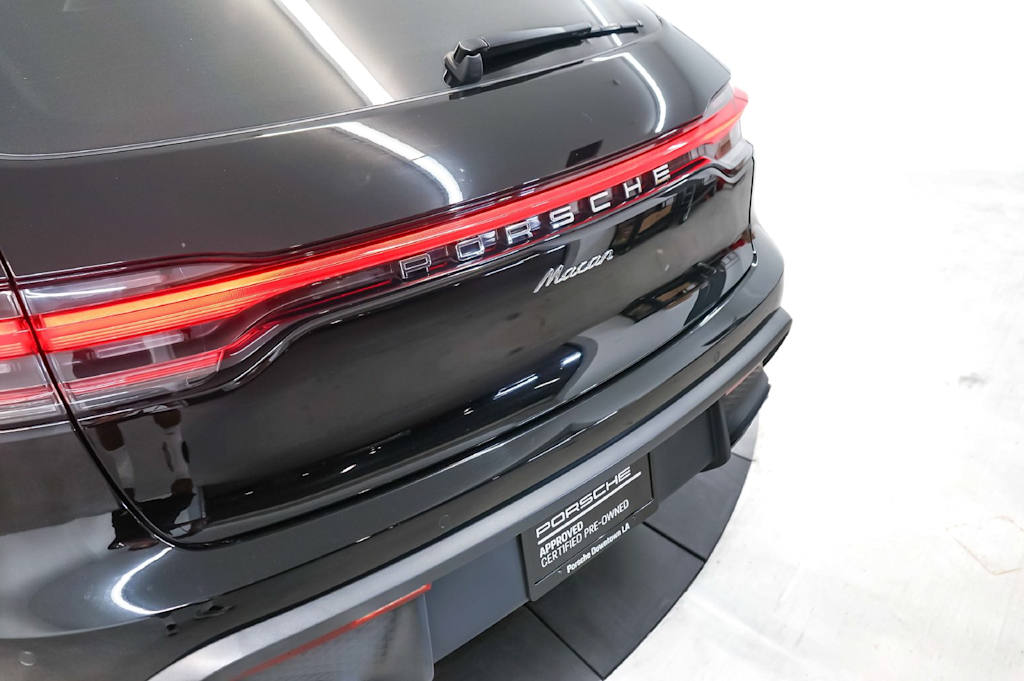 Thumbnail: 2025 Porsche Macan - 24
