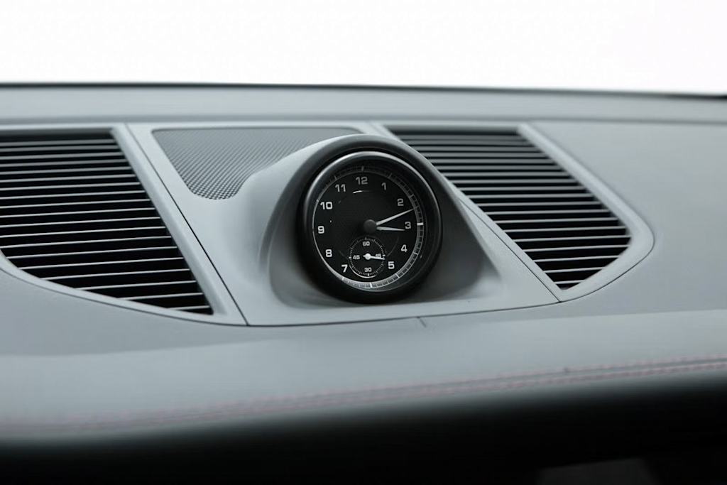 Thumbnail: 2025 Porsche Macan - 27