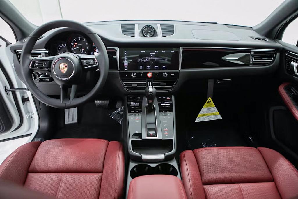 Thumbnail: 2025 Porsche Macan - 8