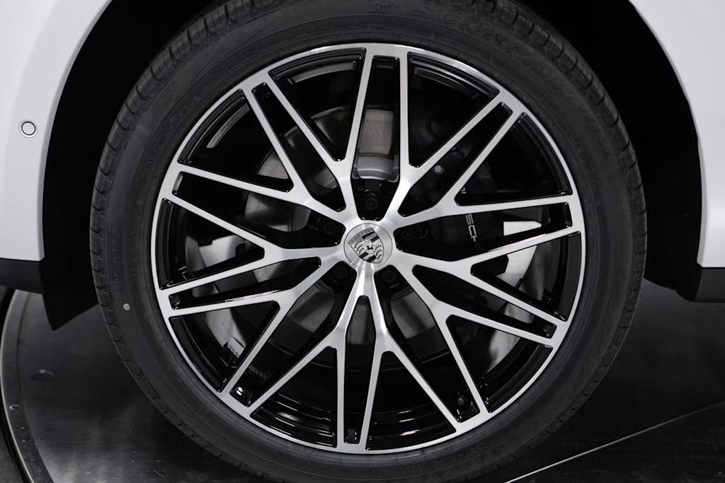 Thumbnail: 2025 Porsche Macan - 7