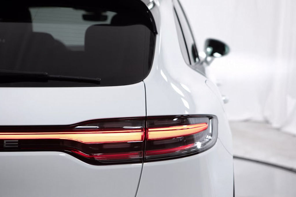 Thumbnail: 2025 Porsche Macan - 37