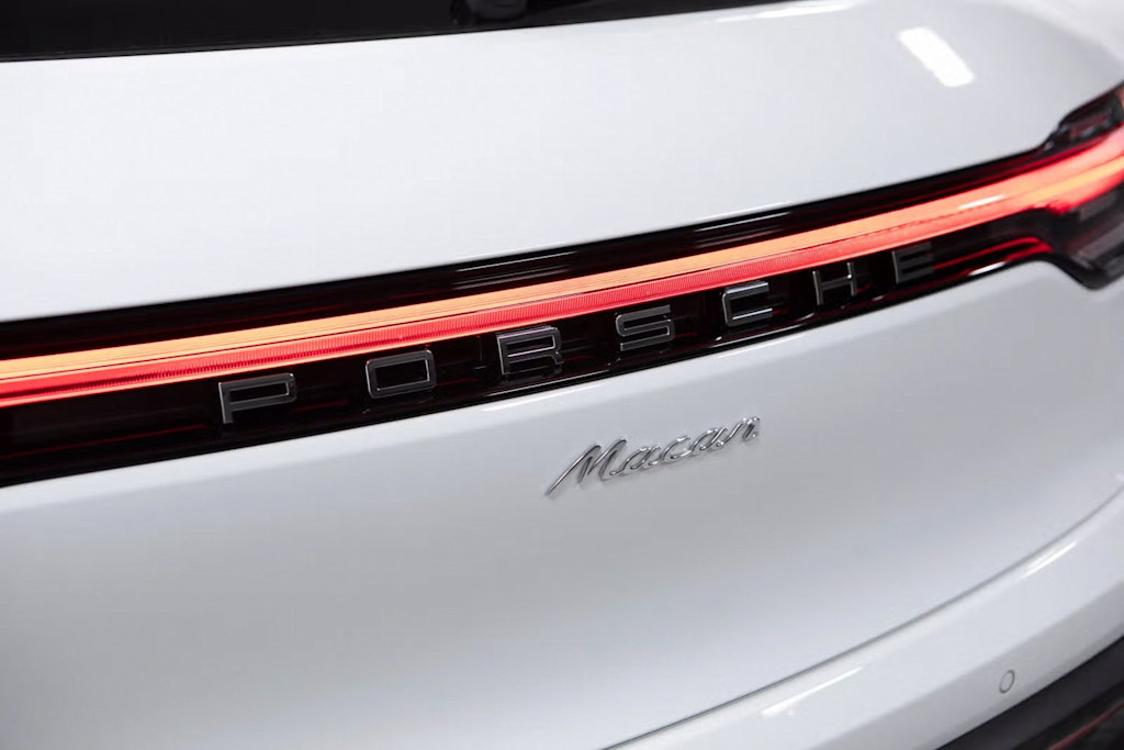 Thumbnail: 2025 Porsche Macan - 35