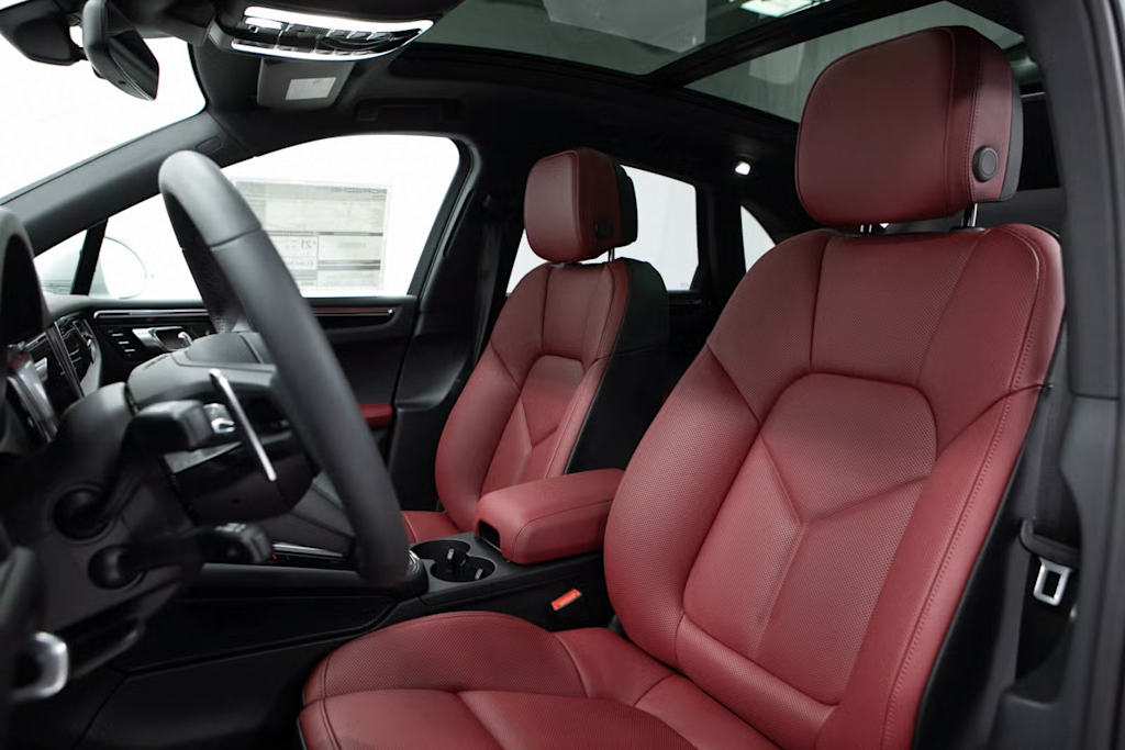 Thumbnail: 2025 Porsche Macan - 9