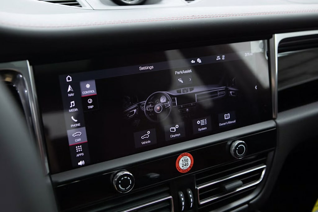 Thumbnail: 2025 Porsche Macan - 12