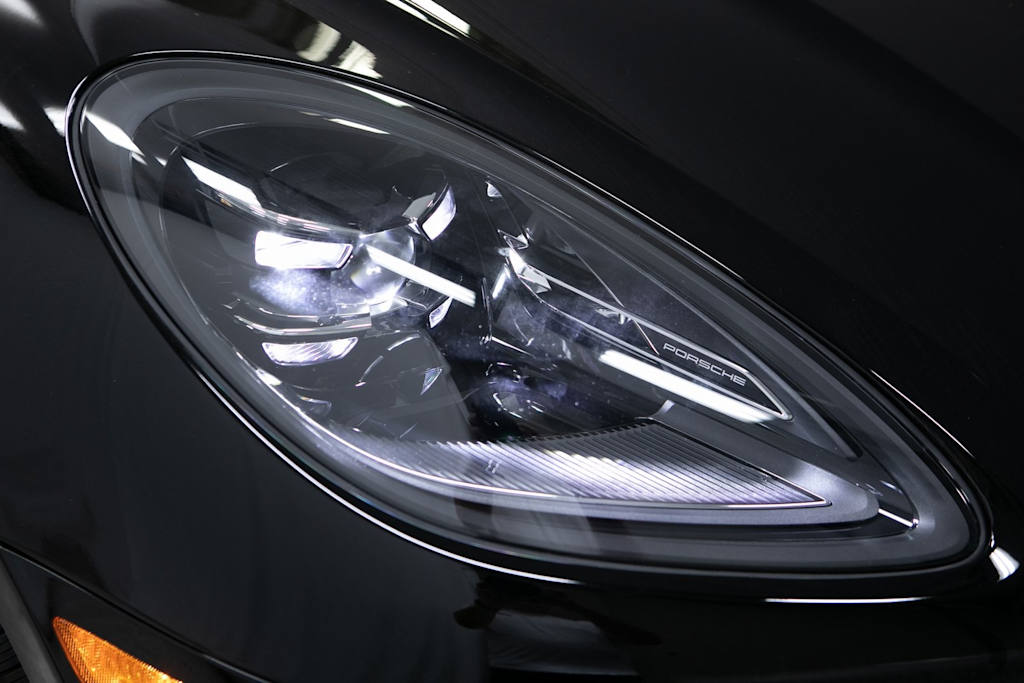 Thumbnail: 2026 Porsche Macan - 33