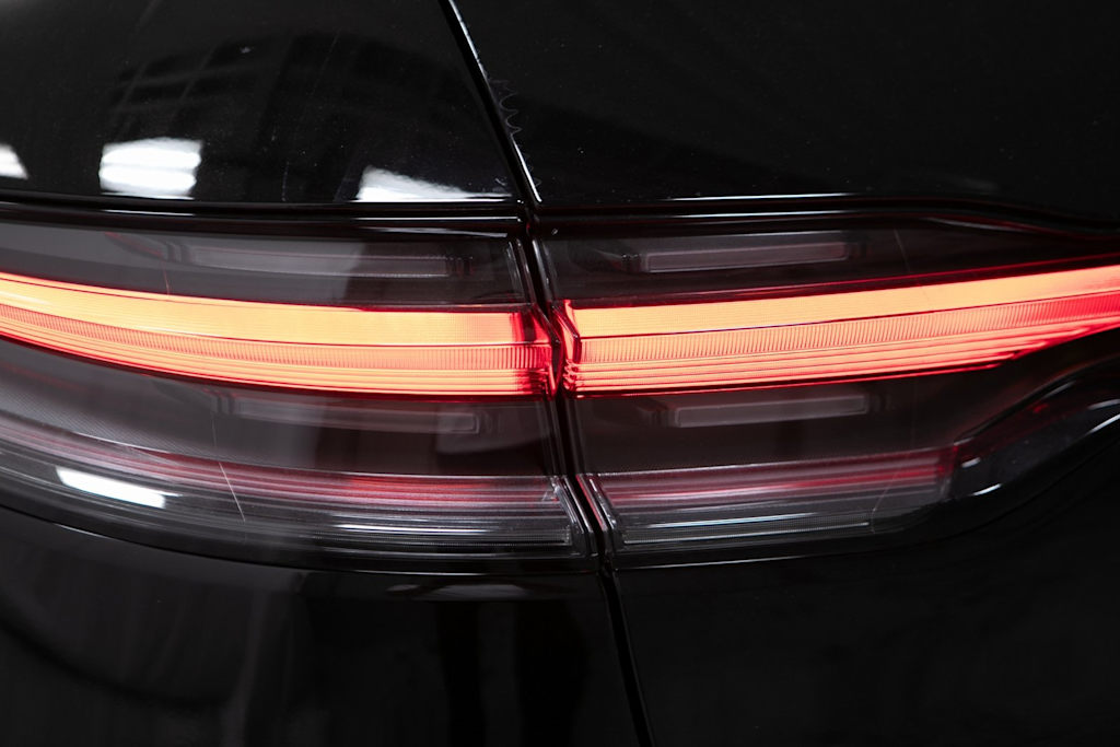 Thumbnail: 2026 Porsche Macan - 35