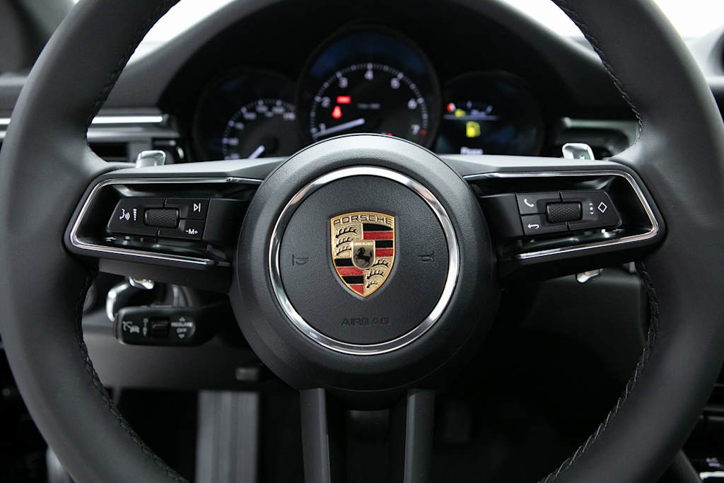 Thumbnail: 2026 Porsche Macan - 19