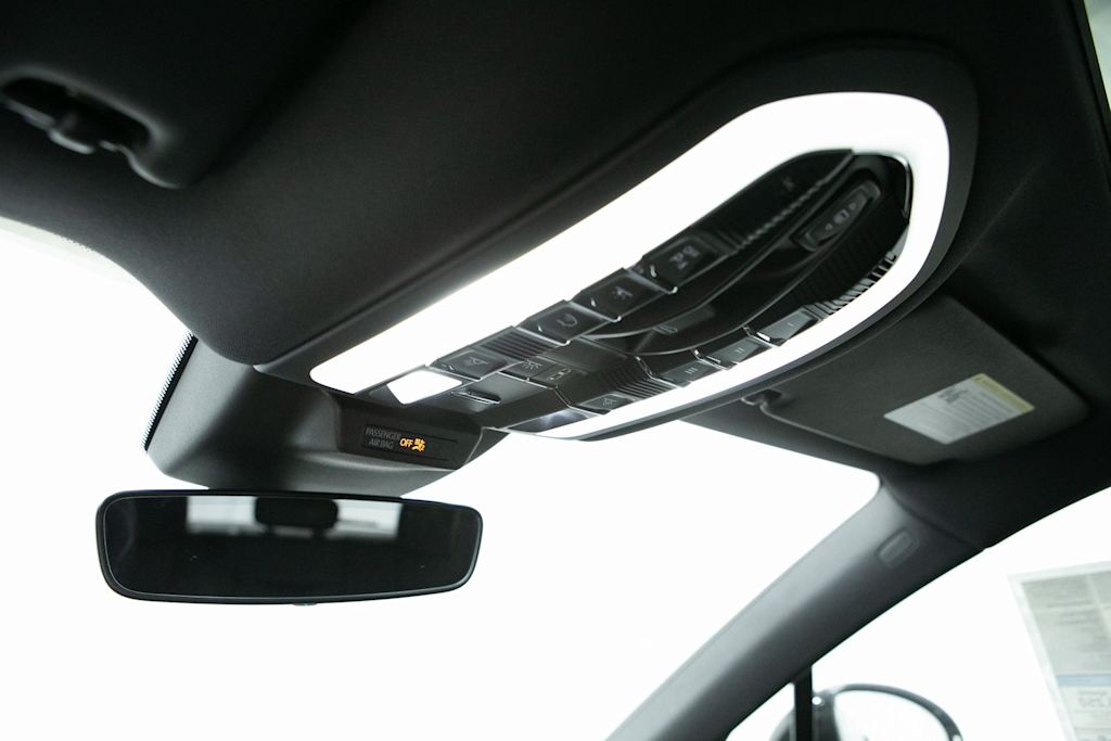 Thumbnail: 2026 Porsche Macan - 28