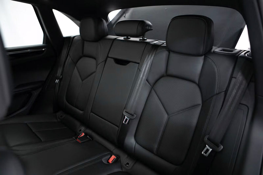 Thumbnail: 2026 Porsche Macan - 37