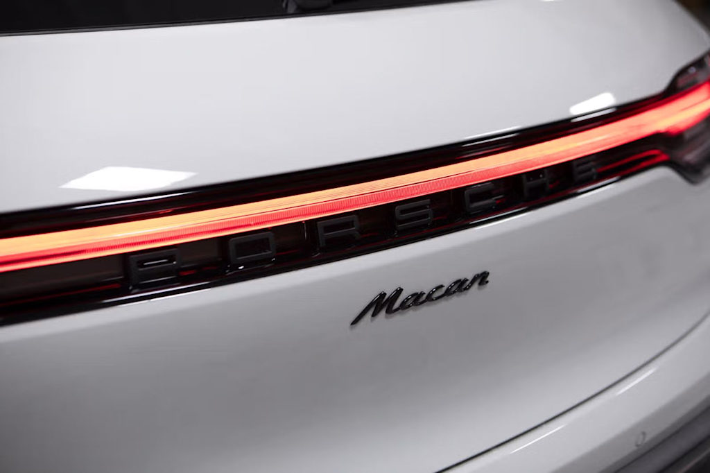 Thumbnail: 2026 Porsche Macan - 22