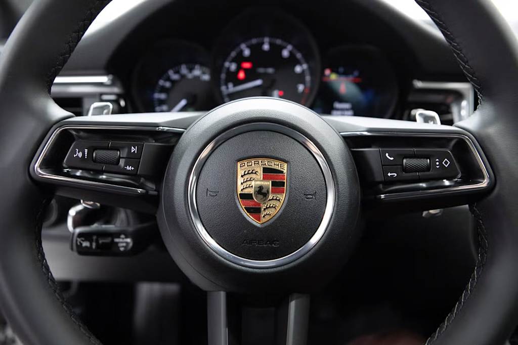 Thumbnail: 2026 Porsche Macan - 19